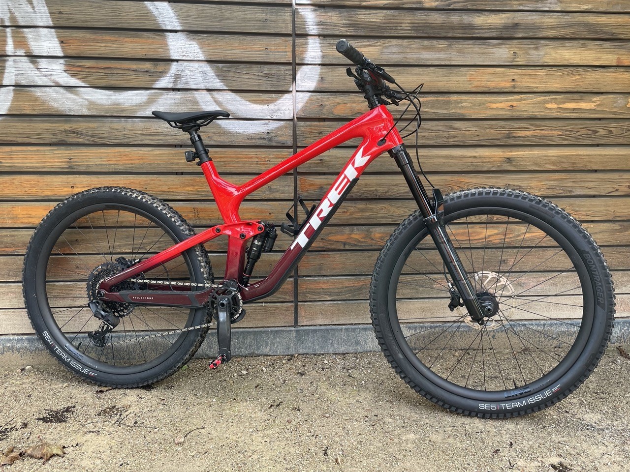 TREK Slash 9.8 GX ProjectOne SplatterFade red TESTbike